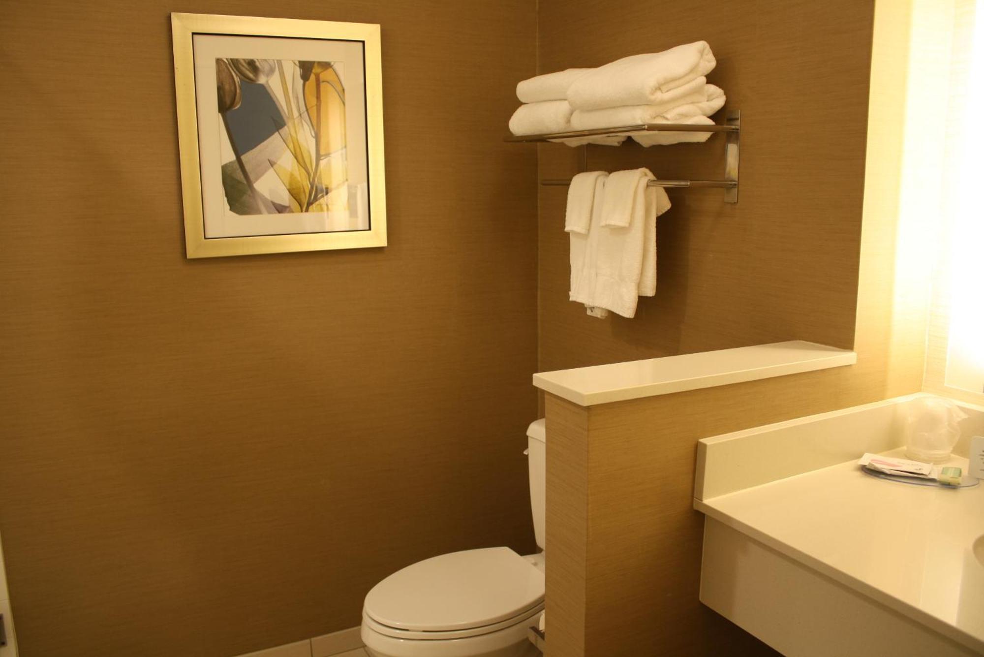 Fairfield Inn & Suites By Marriott דטרוייט לייקס מראה חיצוני תמונה