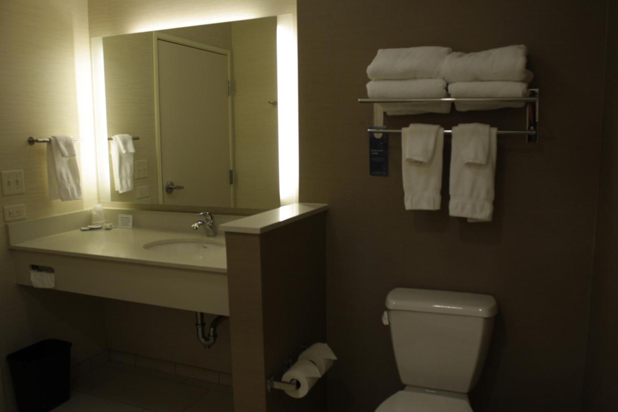 Fairfield Inn & Suites By Marriott דטרוייט לייקס מראה חיצוני תמונה