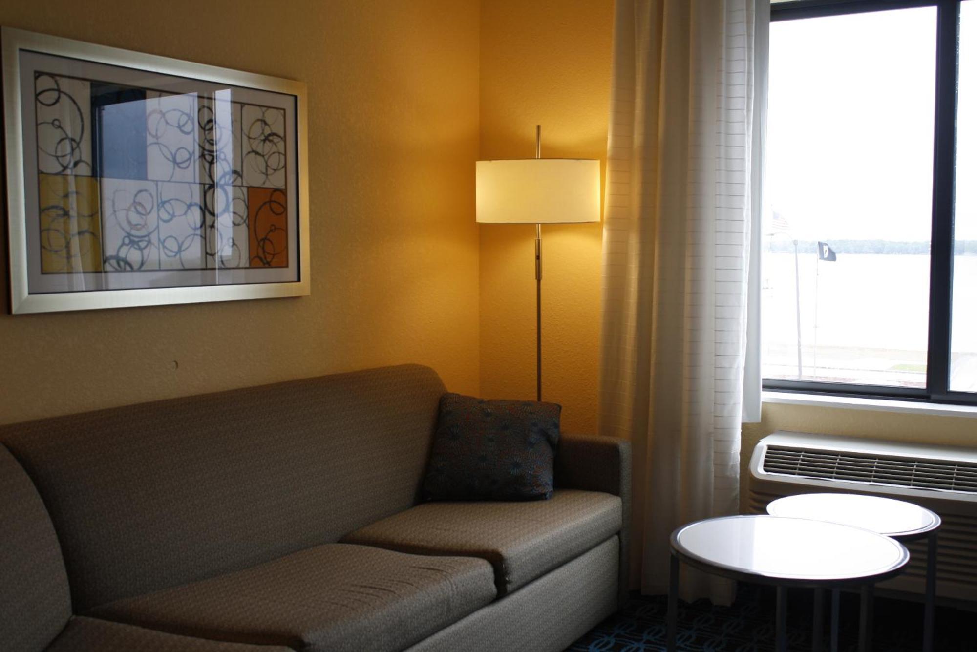 Fairfield Inn & Suites By Marriott דטרוייט לייקס מראה חיצוני תמונה