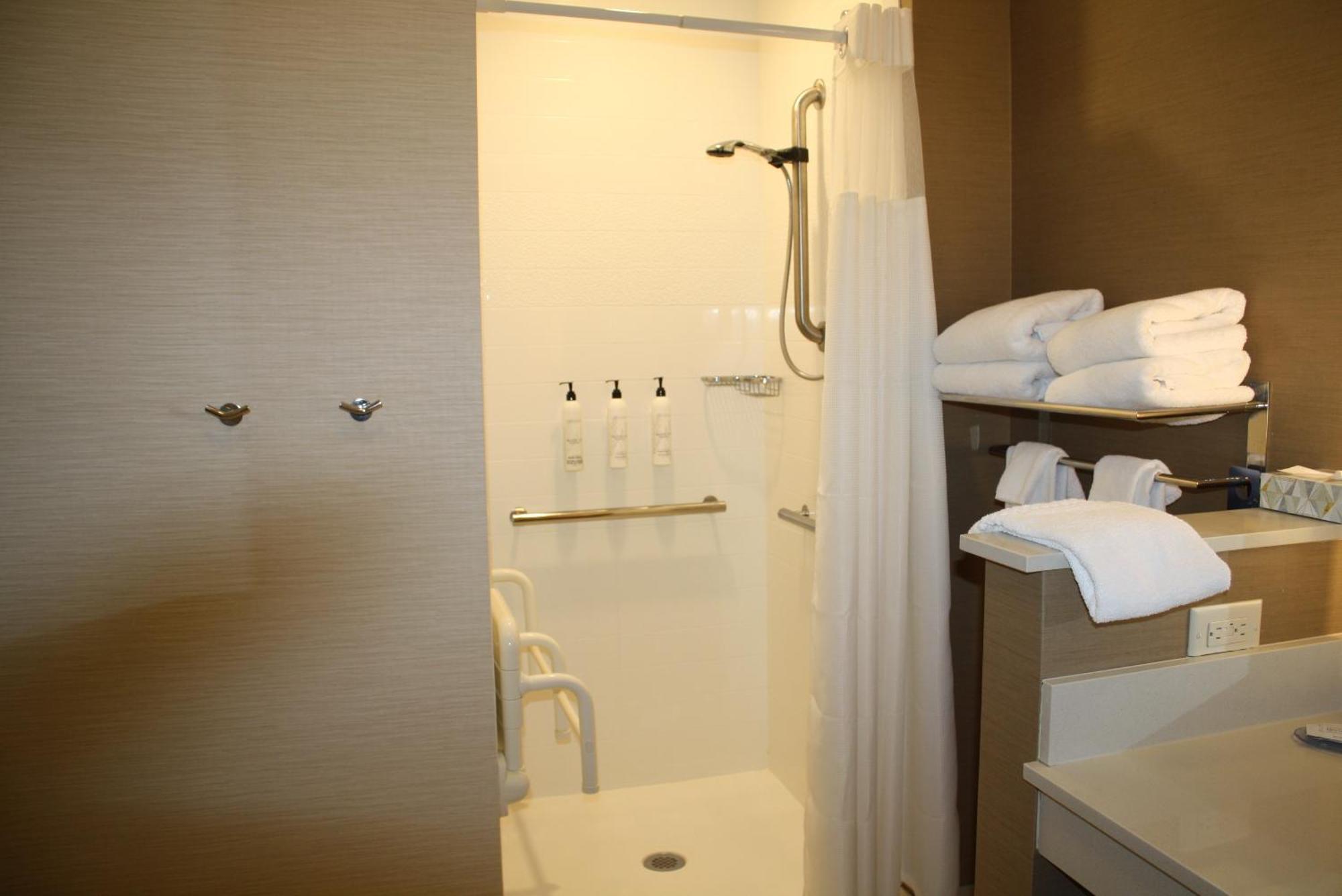 Fairfield Inn & Suites By Marriott דטרוייט לייקס מראה חיצוני תמונה